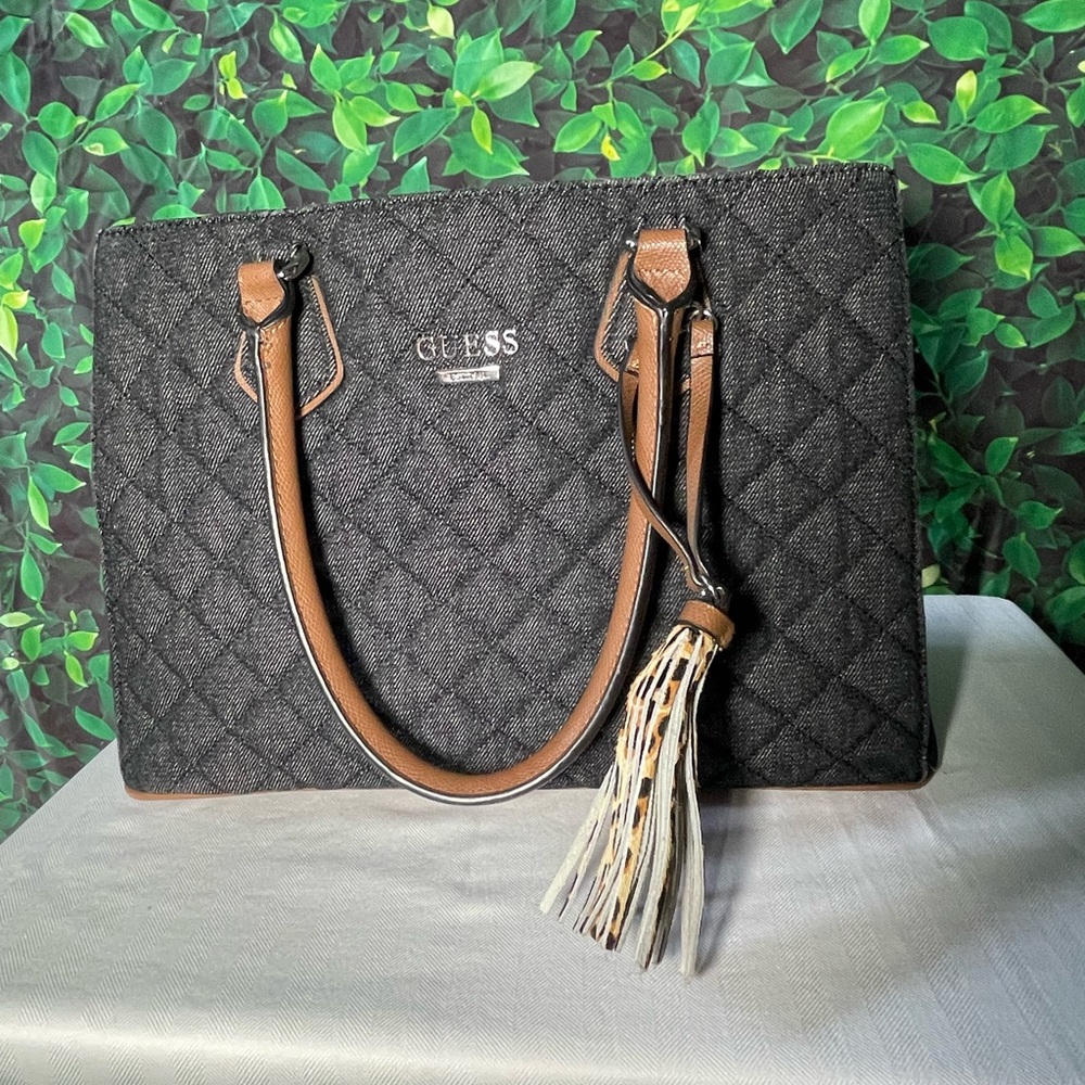 Guess Handbag - Picture 7 of 9
